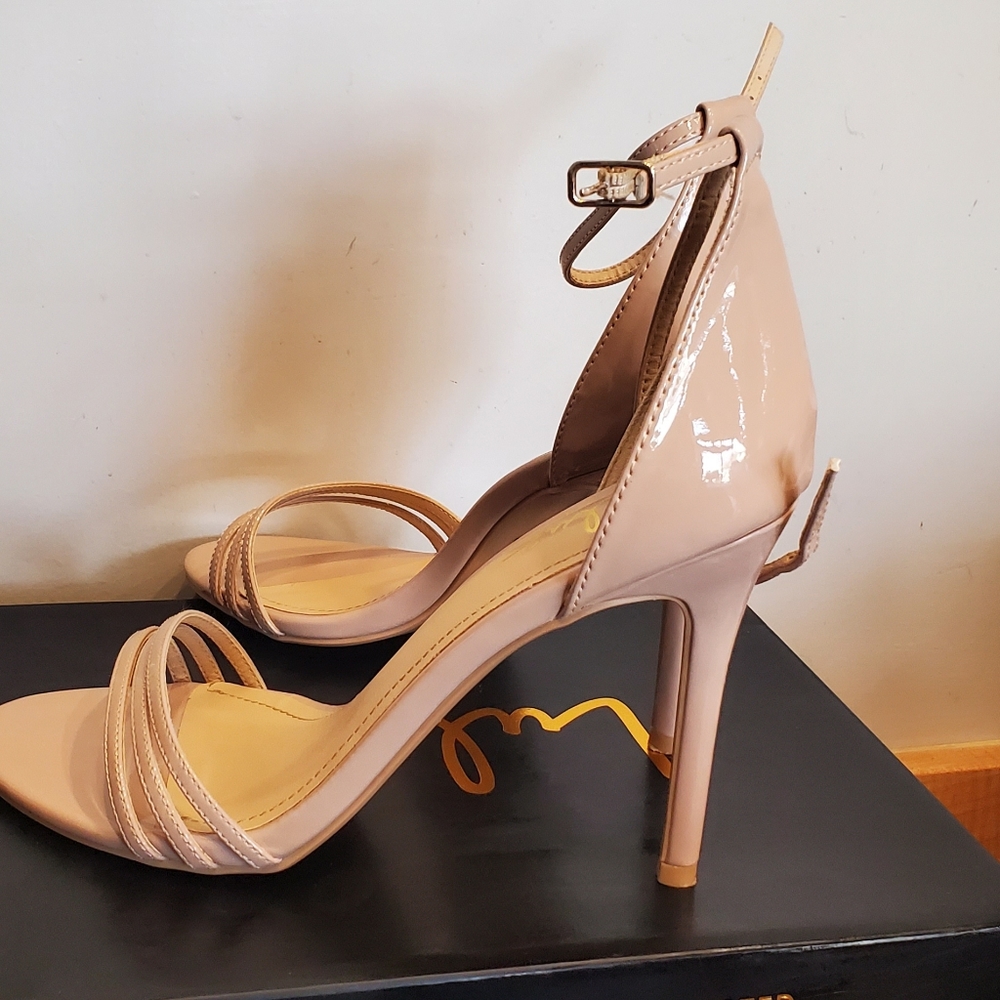 Lulu's - Picture 2 of 3